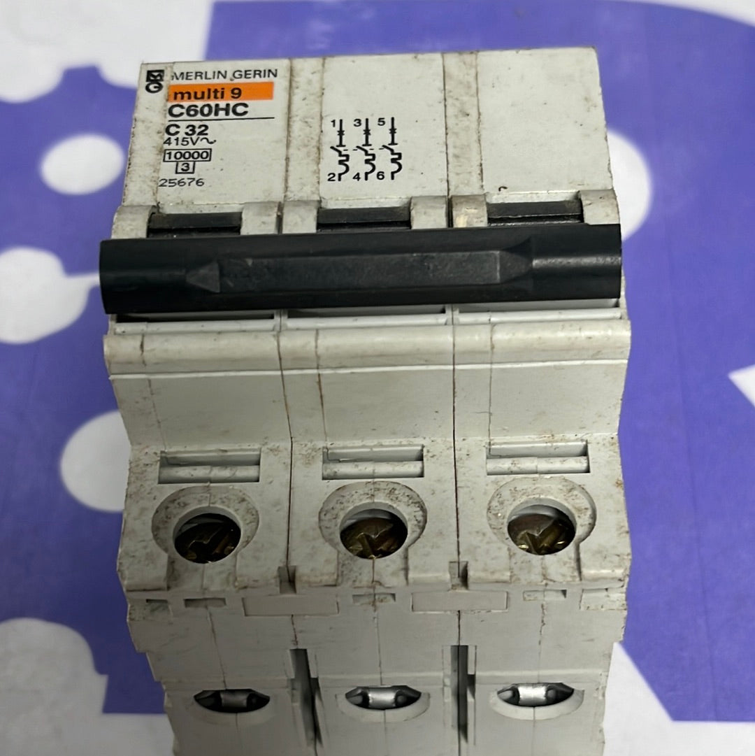 SCHNEIDER ELECTRIC MERLIN GERIN 25673