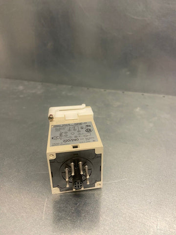 OMRON E5C2 / R20P-D / 250VAC 3A