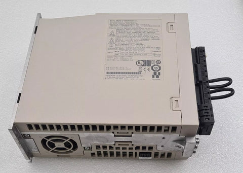 YASKAWA SGD7W-2R8A20A700