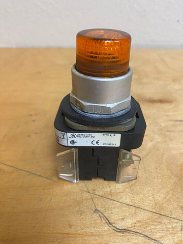 Allen Bradley  800T-QB24