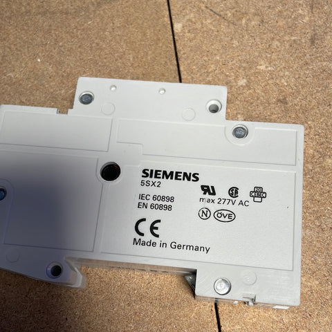 SIEMENS 5S*2 IEC 60898 EN 60898 230/400V~ 277V AC 110989