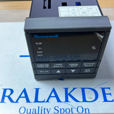 Honeywell DC330B-KE-000-10-000P00-00-0 | UDC3300 Versa Pro Controller