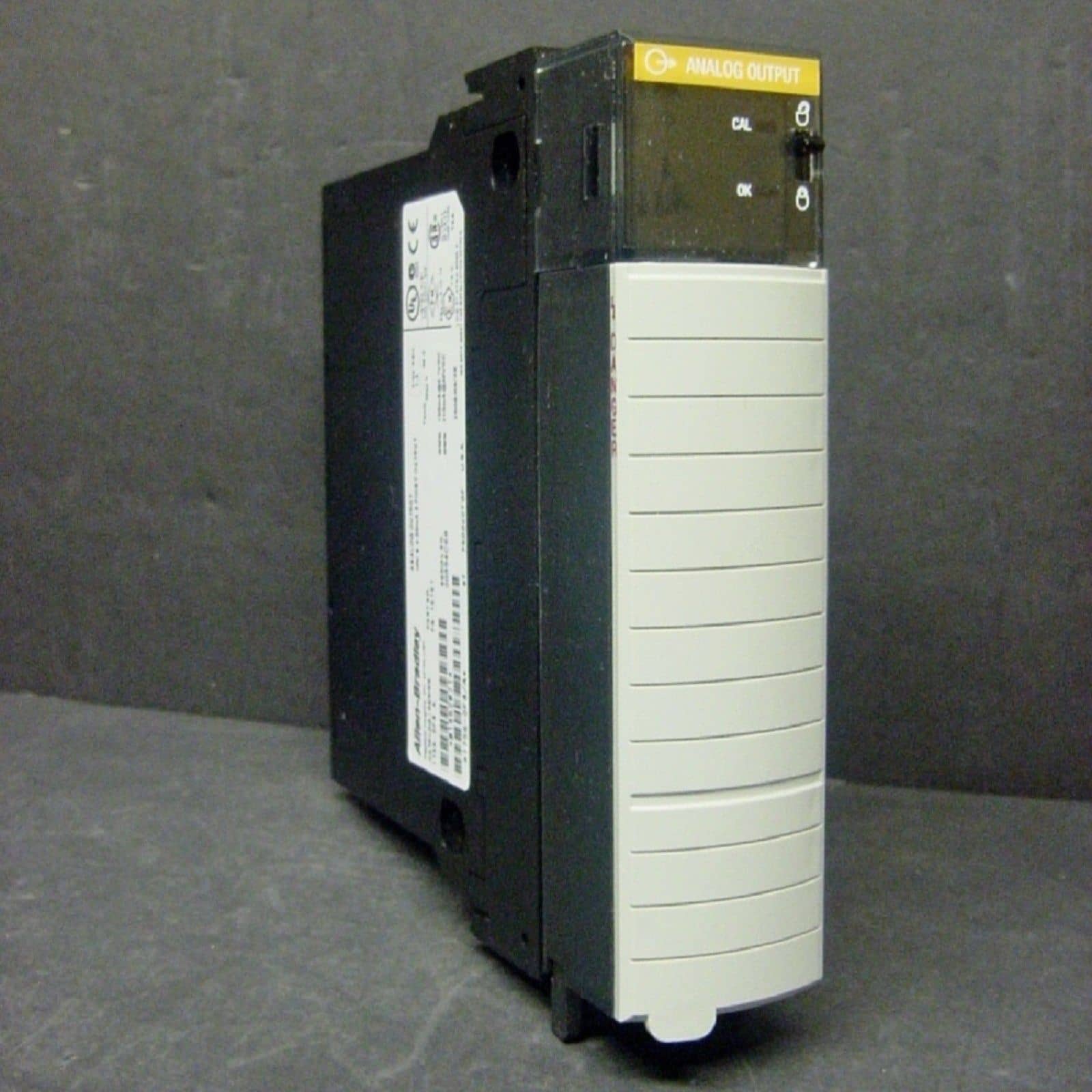 1756-0F8 ALLEN BRADLEY ROCKWELL CONTROL LOGIX, ANALOG OUTPUT,-0