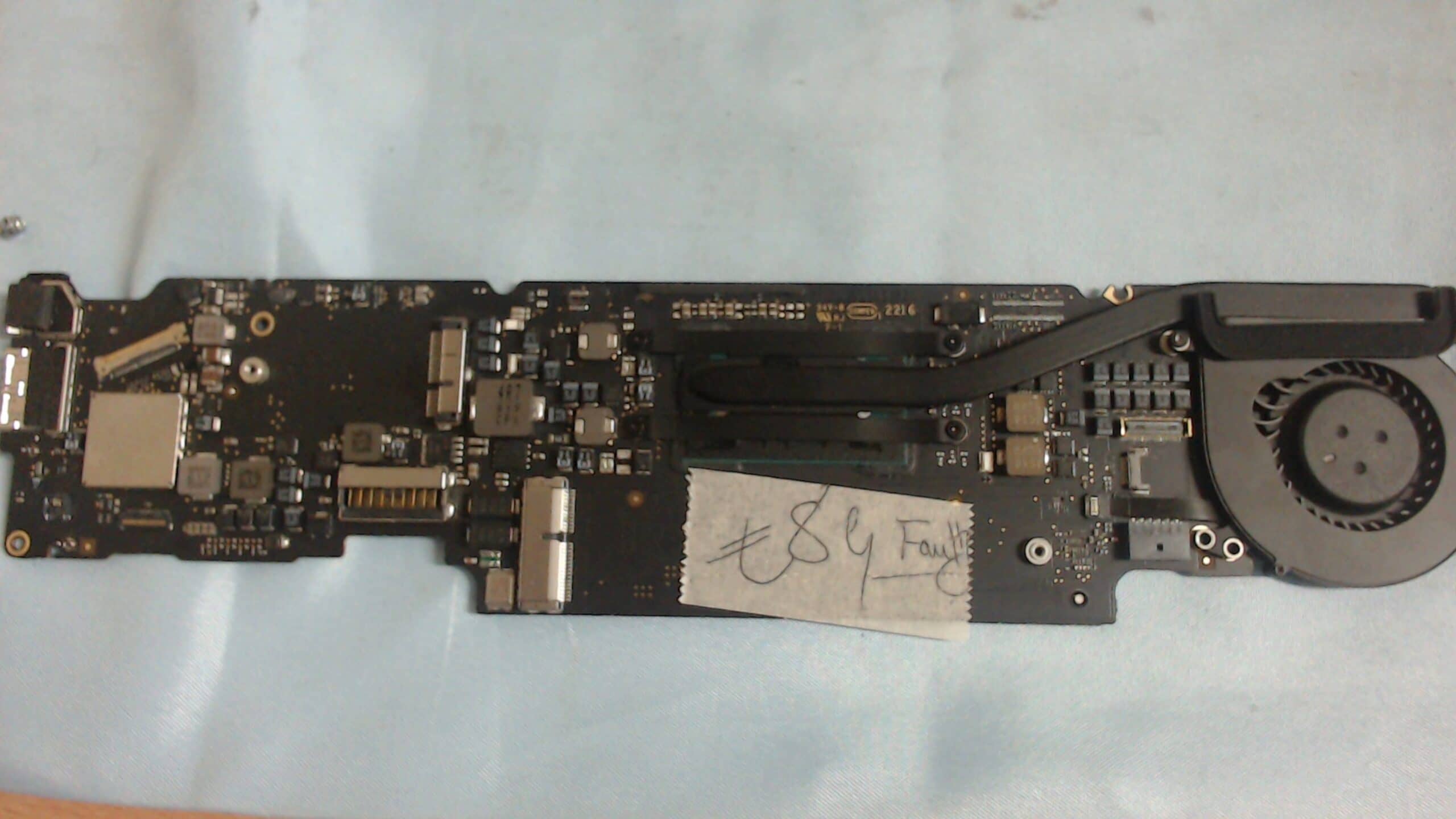 Apple Macbook Air A1465 2015 Intel i5 1.6GHz Logic Board 820-00164-A Spare or repair-0